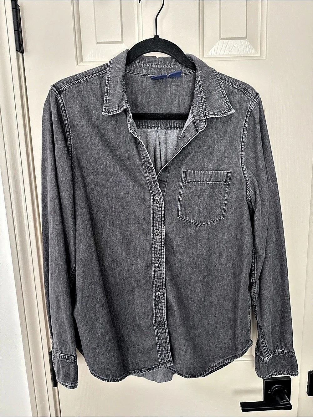Gap Organic Cotton Denim Classic Shirt Black Women's Button Down Size Medium